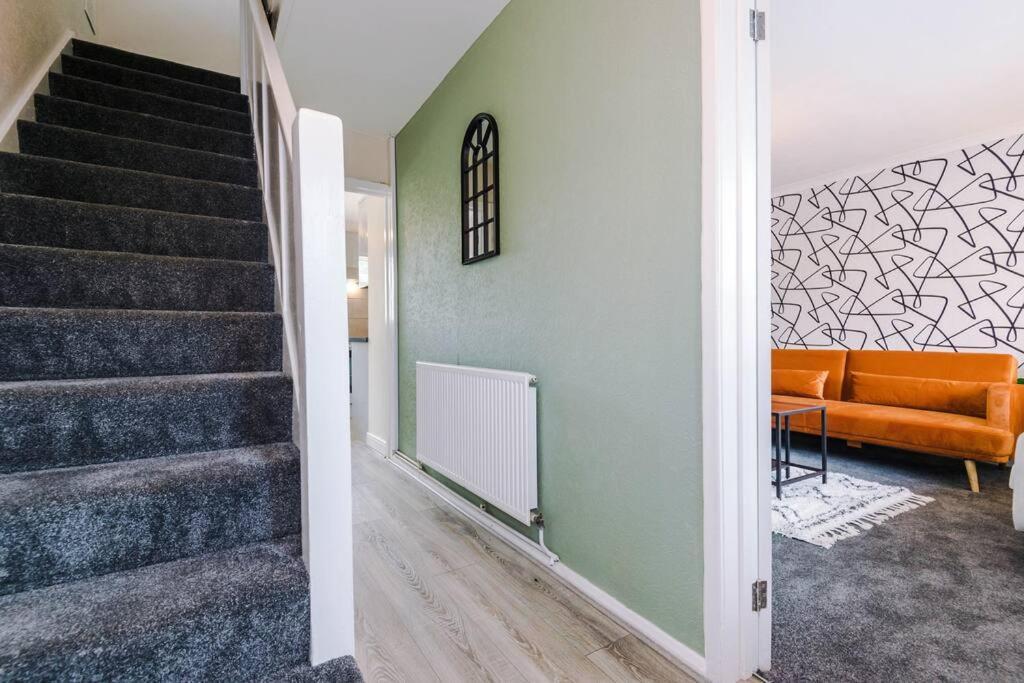 Cheerful 3 Bedroom Home With Parking Near Chester Saughall المظهر الخارجي الصورة